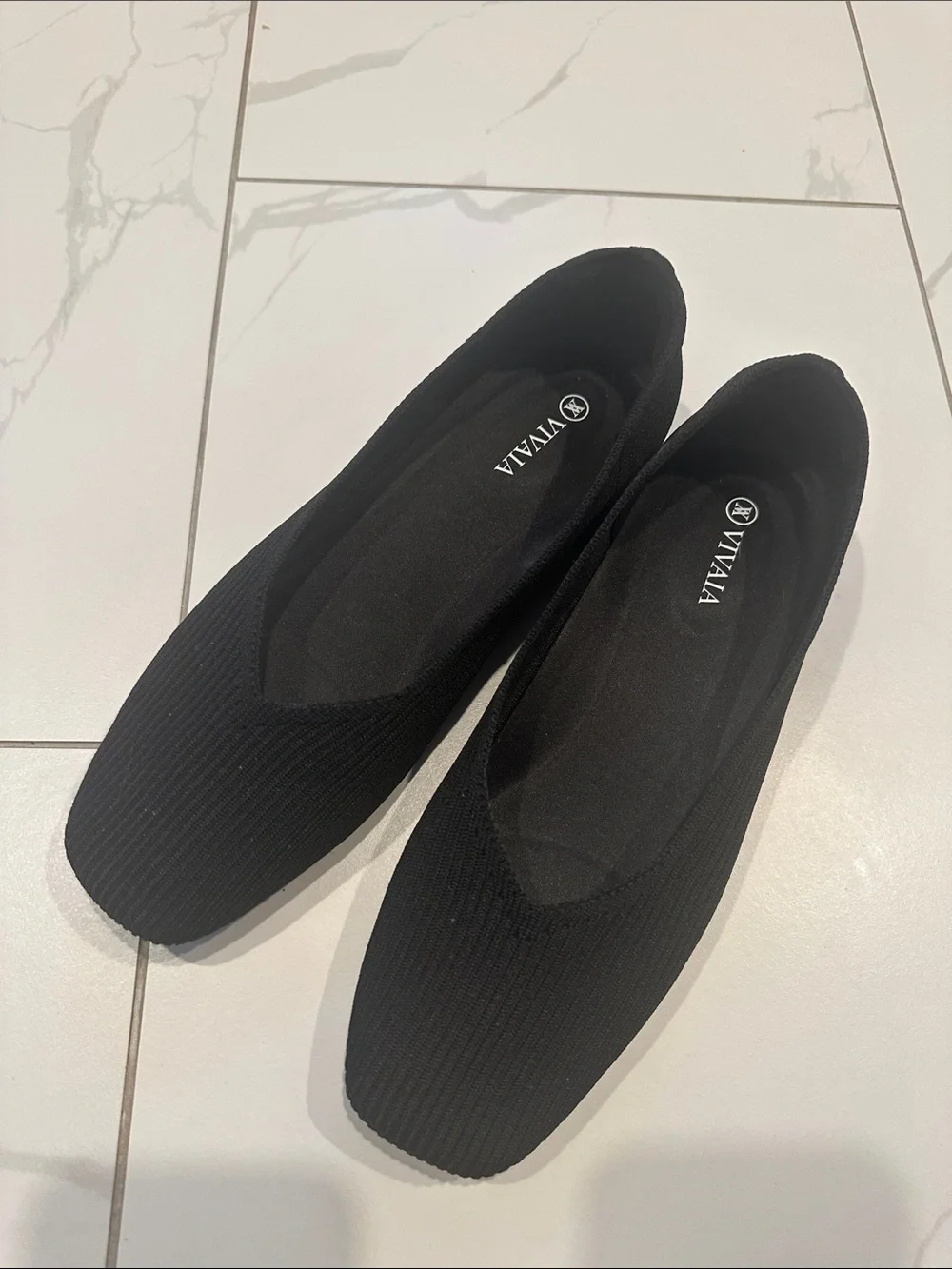 Vivaia Square-Toe V-Cut Knit Flats Margot 2.0 in Black size 9 - Picture 3 of 8